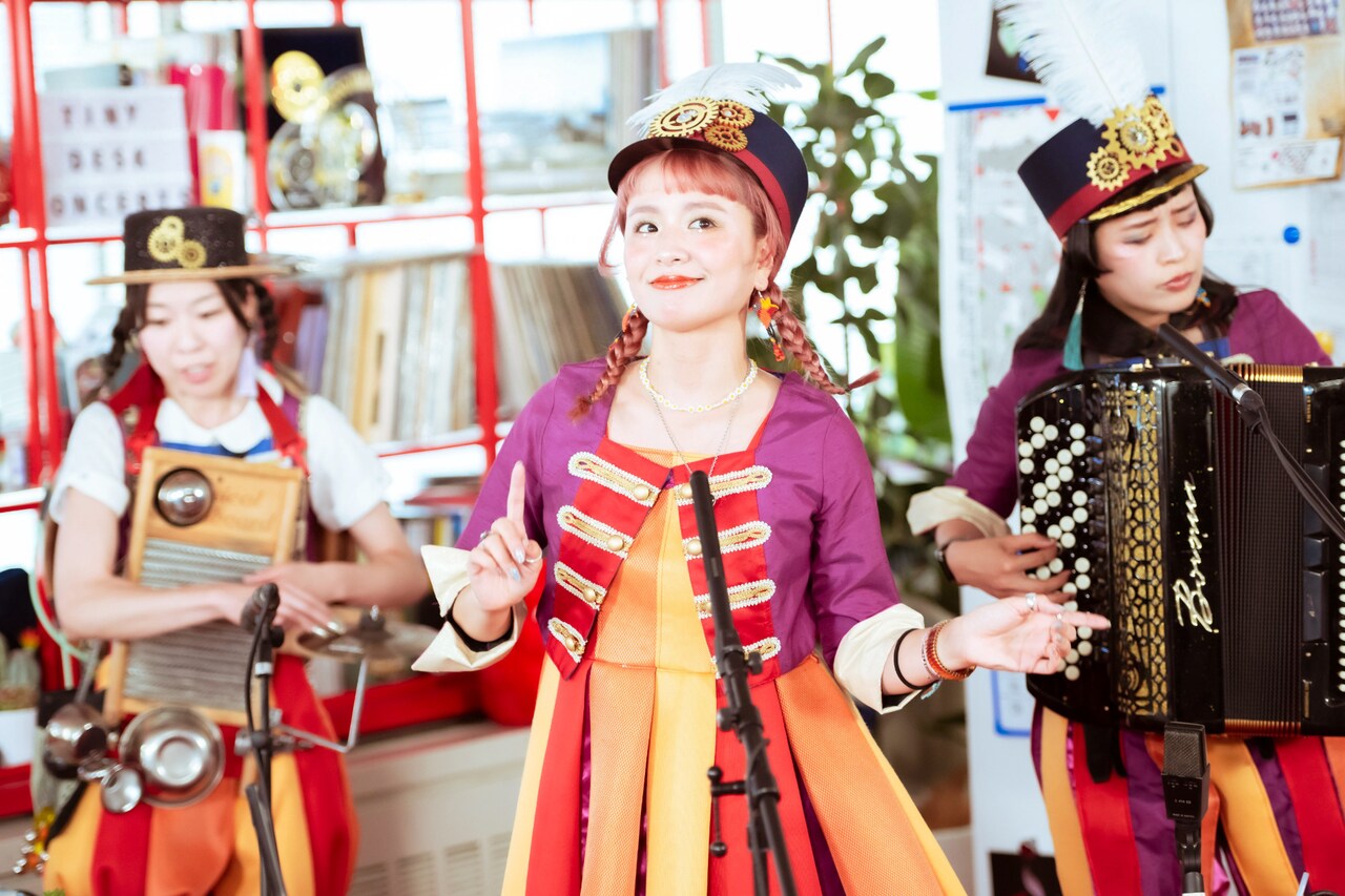 チャラン・ポ・ランタンが日本版「tiny desk」登場 - 音楽ナタリー