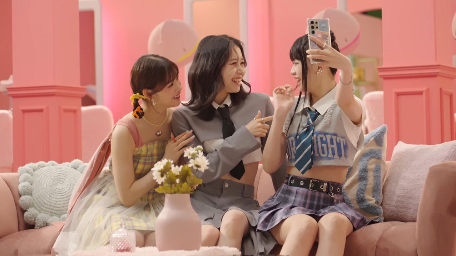 「UPDATE! NEW:ME」編のメイキング映像より。