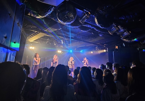 「@onefive LIVEHOUSE TOUR 2024 "Classy Crush"」の様子。