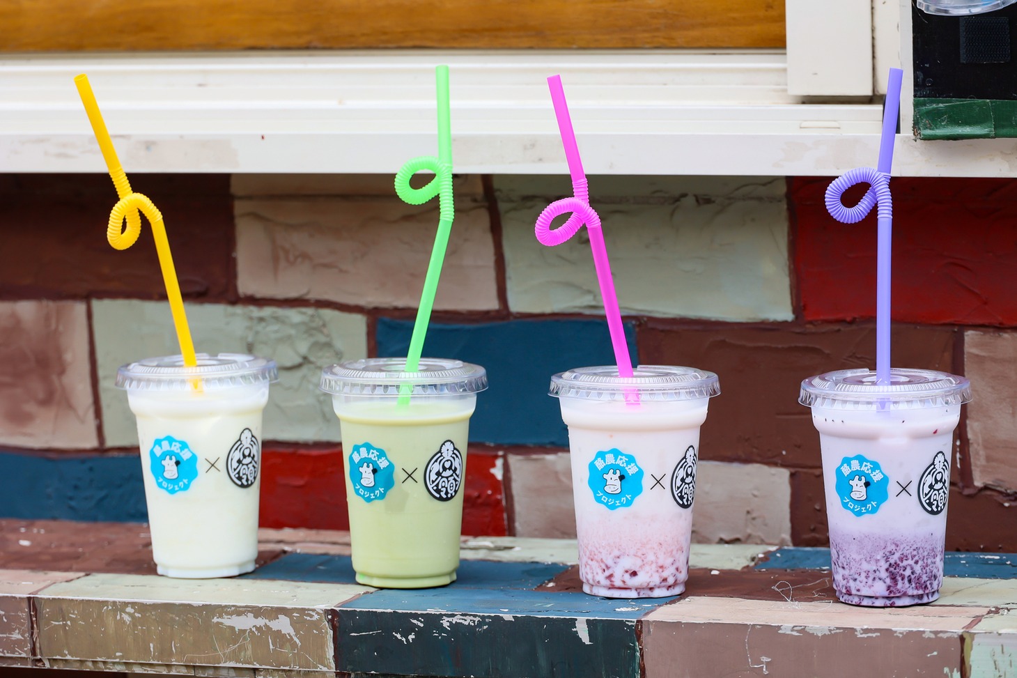 キッチンカーで販売されたミルク。