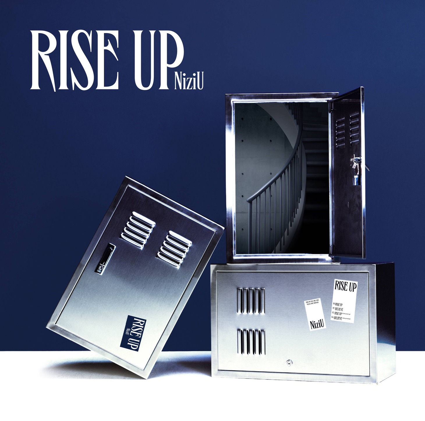 NiziU「RISE UP」通常盤ジャケット