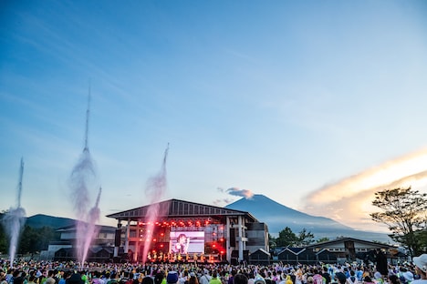 「えびちゅう 夏のファミリー遠足 略してファミえん in 山中湖2024」1日目の様子。