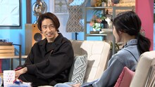 左から三宅健、鈴木愛理。(c)テレビ朝日