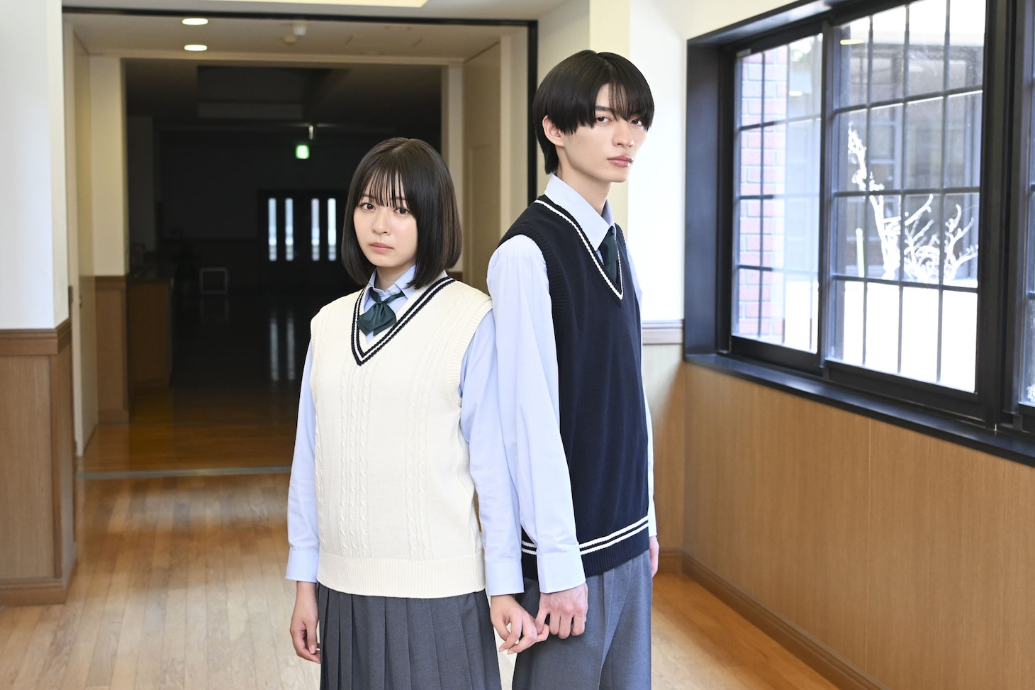 左から莉子、杢代和人。(c)日本テレビ