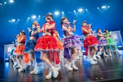 「虹のコンキスタドール 10th Anniversary LIVE ～すべてが虹になるサマーっ！～」大阪公演の様子。