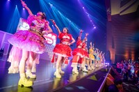「虹のコンキスタドール 10th Anniversary LIVE ～すべてが虹になるサマーっ！～」大阪公演の様子。