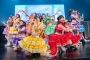 「虹のコンキスタドール 10th Anniversary LIVE ～すべてが虹になるサマーっ！～」大阪公演の様子。