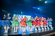 「虹のコンキスタドール 10th Anniversary LIVE ～すべてが虹になるサマーっ！～」大阪公演の様子。