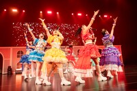 「虹のコンキスタドール 10th Anniversary LIVE ～すべてが虹になるサマーっ！～」大阪公演の様子。