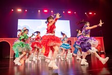 「虹のコンキスタドール 10th Anniversary LIVE ～すべてが虹になるサマーっ！～」大阪公演の様子。