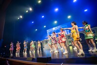 「虹のコンキスタドール 10th Anniversary LIVE ～すべてが虹になるサマーっ！～」大阪公演の様子。