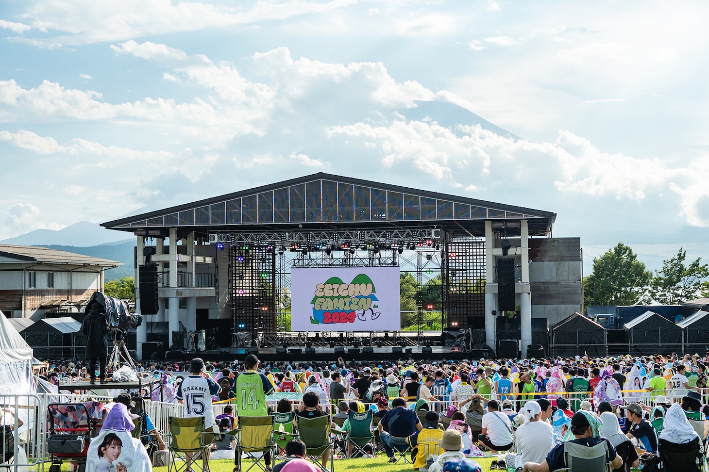 「えびちゅう 夏のファミリー遠足 略してファミえん in 山中湖2024」1日目の様子。