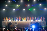 「虹のコンキスタドール 10th Anniversary LIVE ～すべてが虹になるサマーっ！～」大阪公演の様子。
