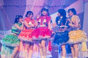 「虹のコンキスタドール 10th Anniversary LIVE ～すべてが虹になるサマーっ！～」大阪公演の様子。