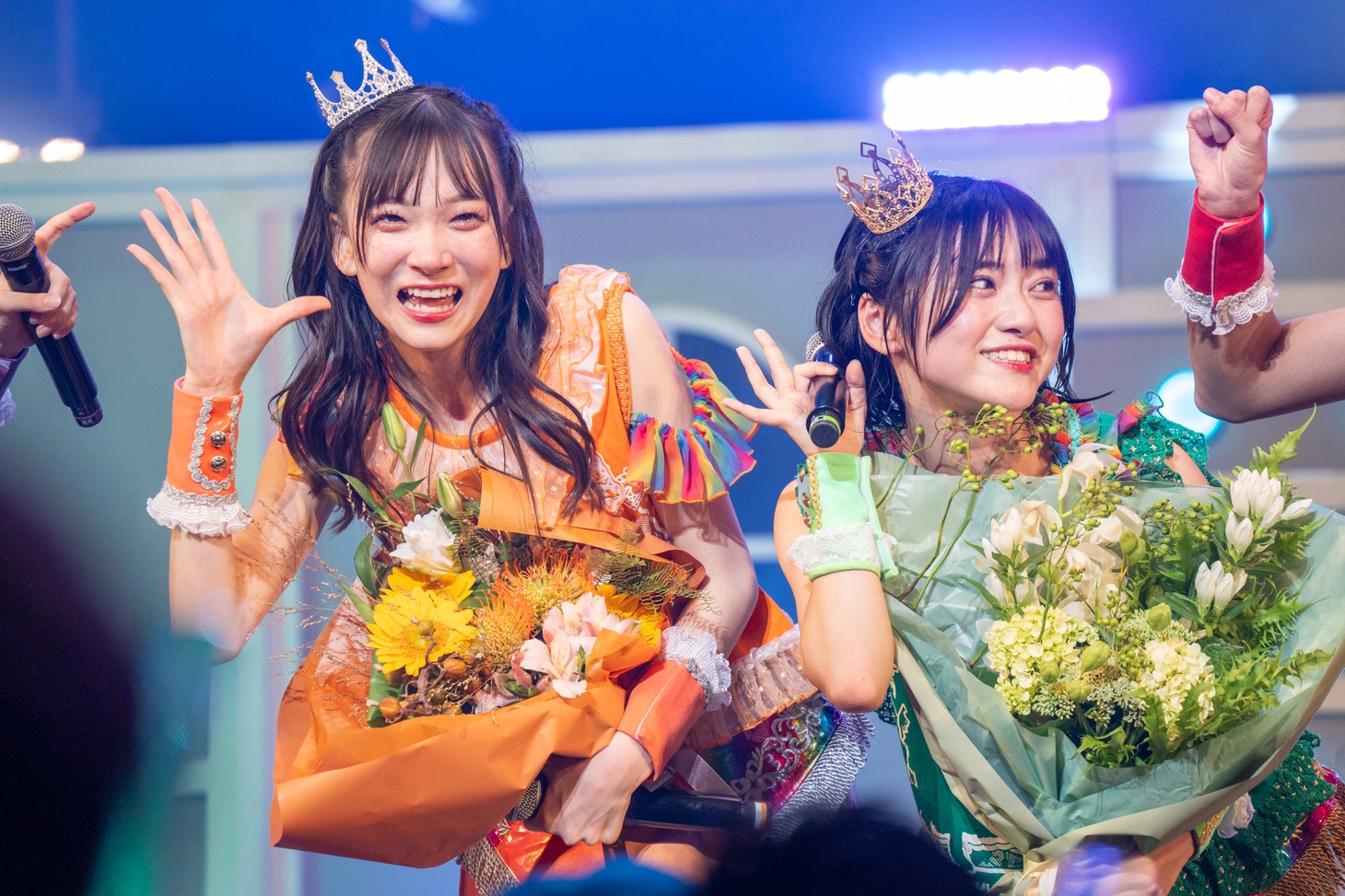 左から神田ジュナ、岡田彩夢。