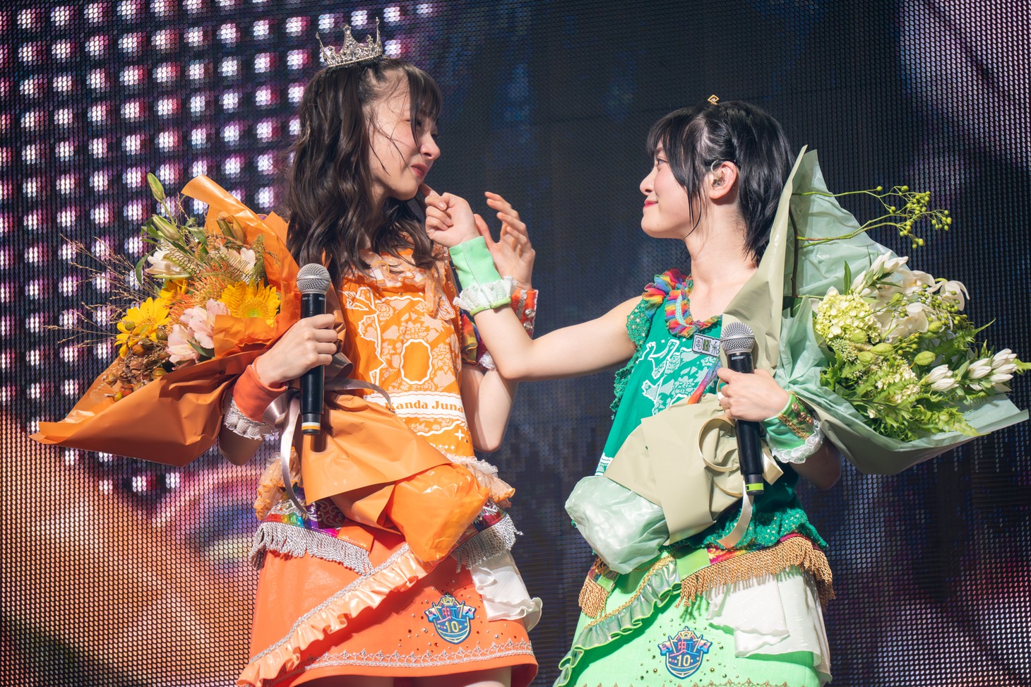 左から神田ジュナ、岡田彩夢。