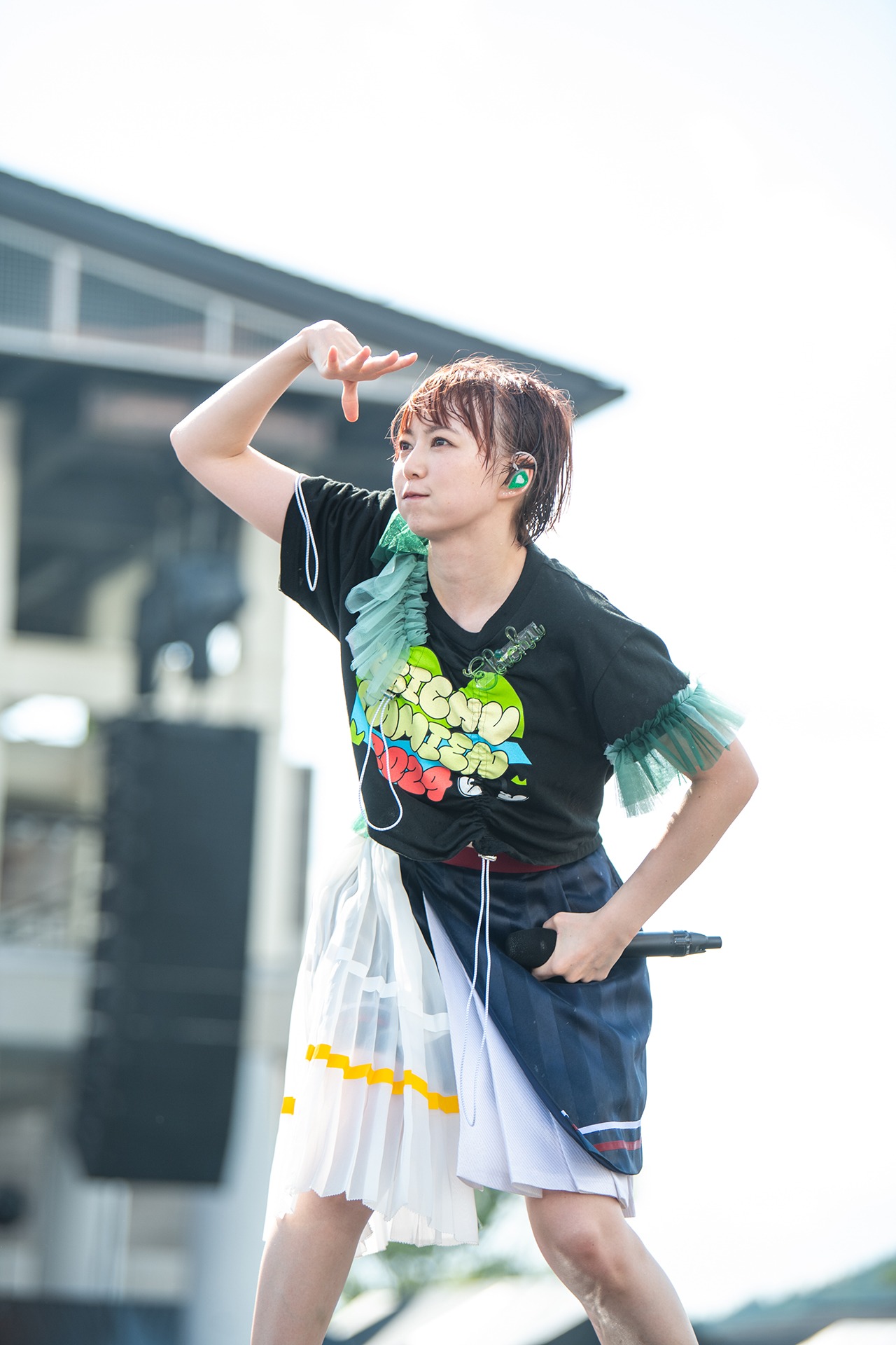 安本彩花