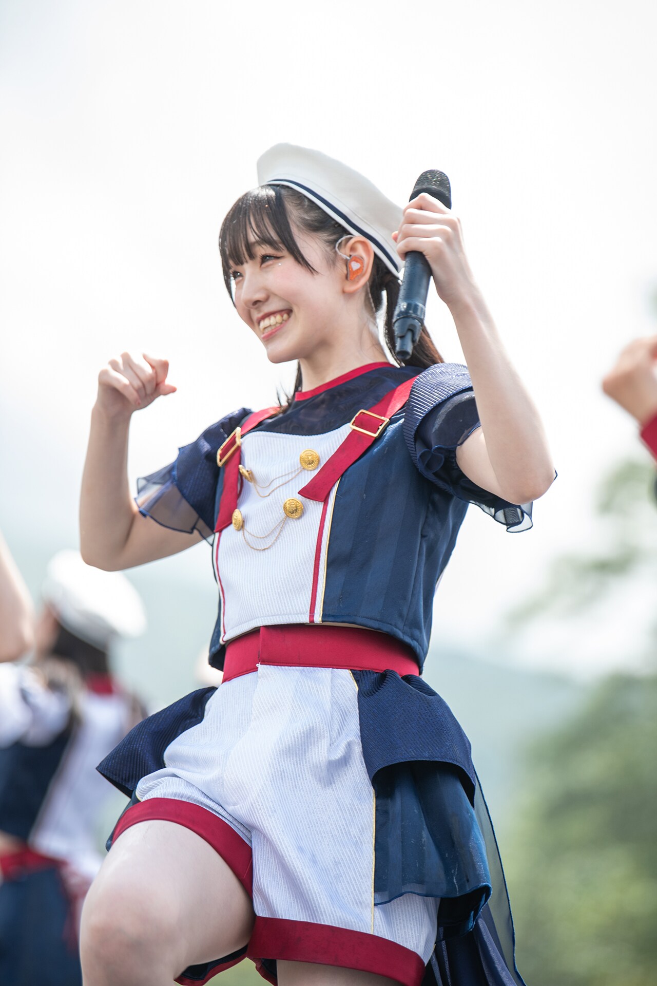 仲村悠菜 - えびちゅう「ファミえん」2日目はマリンルックで、灼熱の中