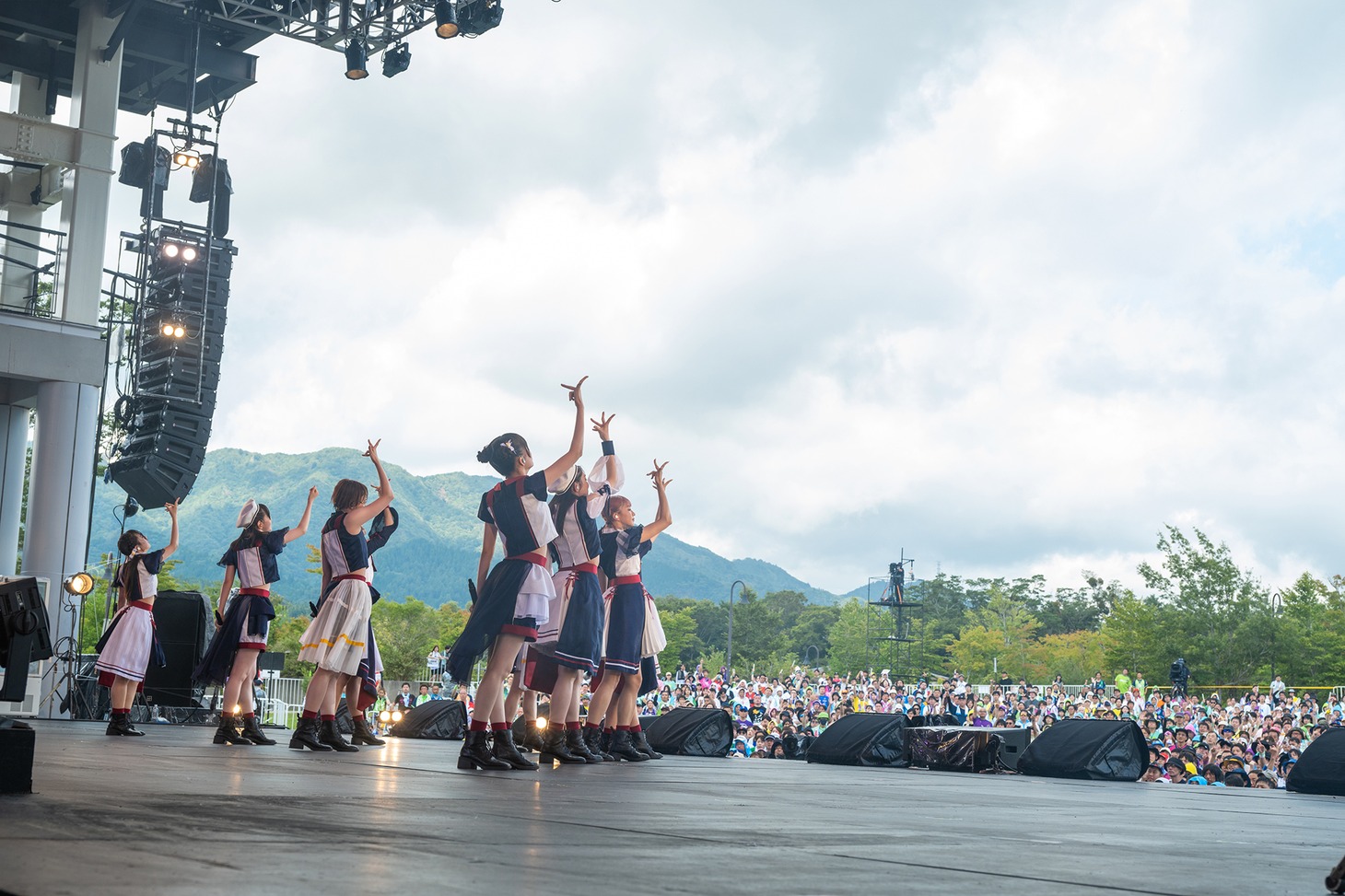 「えびちゅう 夏のファミリー遠足 略してファミえん in 山中湖2024」2日目の様子。