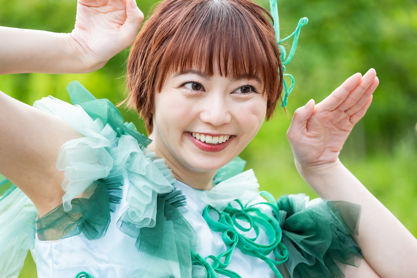 安本彩花