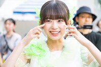 「前髪がうまくいった」とゴキゲンで登場する小久保柚乃。