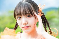 カメラ目線の桜井えま。