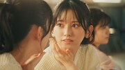 乃木坂46の5期生が出演するコーセー「メイク キープ」シリーズのWeb CMより。(c)乃木坂 46LLC