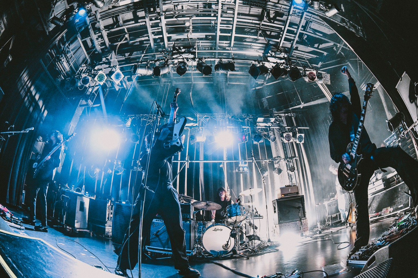 The Novembersのライブの様子。（Photo by AZUSA TAKADA）