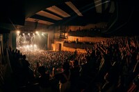 「ナイトクラビング」の様子。（撮影：横山マサト）