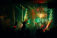 「ナイトクラビング」の様子。（撮影：横山マサト）