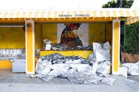 「KENSHI YONEZU "LOST CORNER" POP-UP in LA」　の様子。