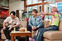 左から屋敷裕政（ニューヨーク）、香取慎吾、青山テルマ。(c)読売テレビ