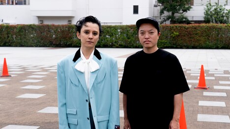 左から渋谷すばる、柿本ケンサク。