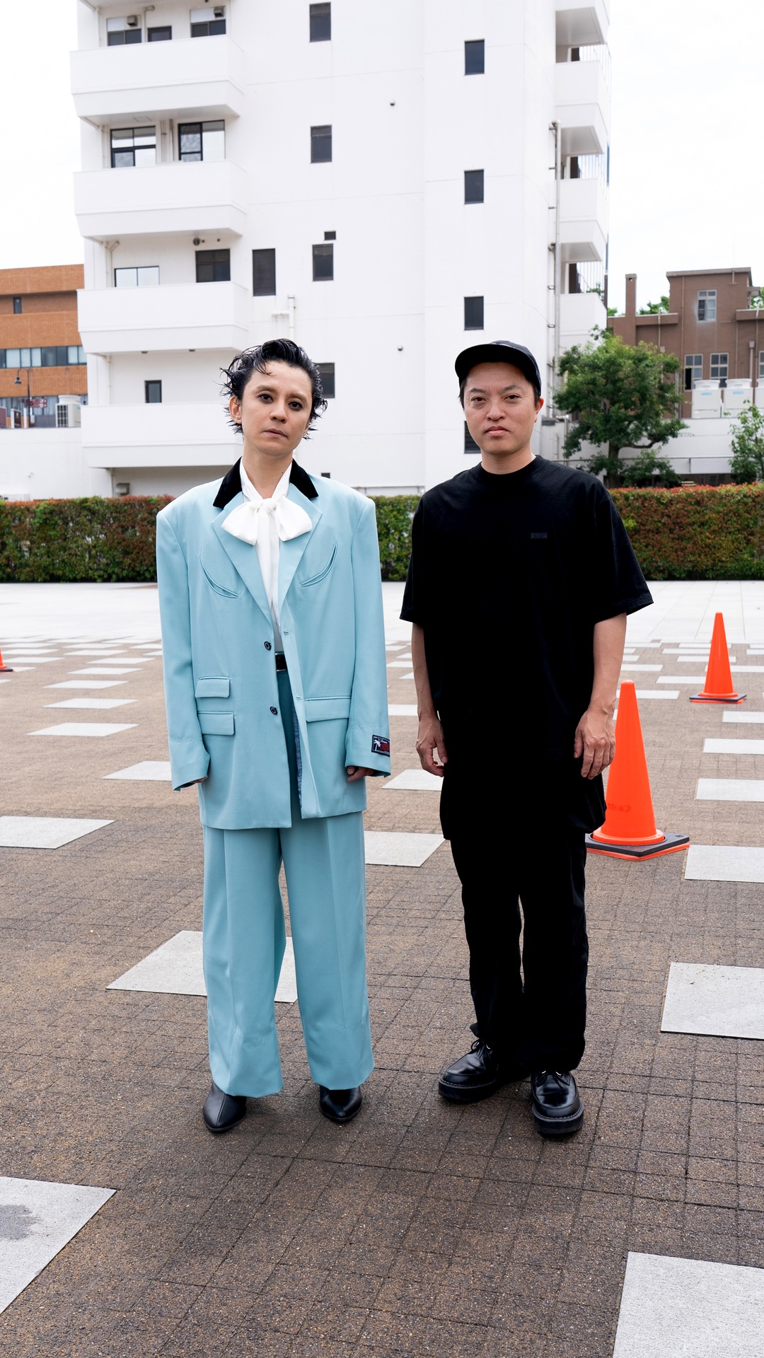 左から渋谷すばる、柿本ケンサク。