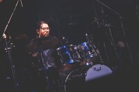 齊藤誠也（Dr / 明日の叙景）（撮影：ヤギタツノリ）