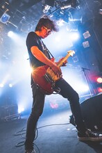 百々和宏（Vo,G / MO'SOME TONEBENDER）（撮影：ヤギタツノリ）