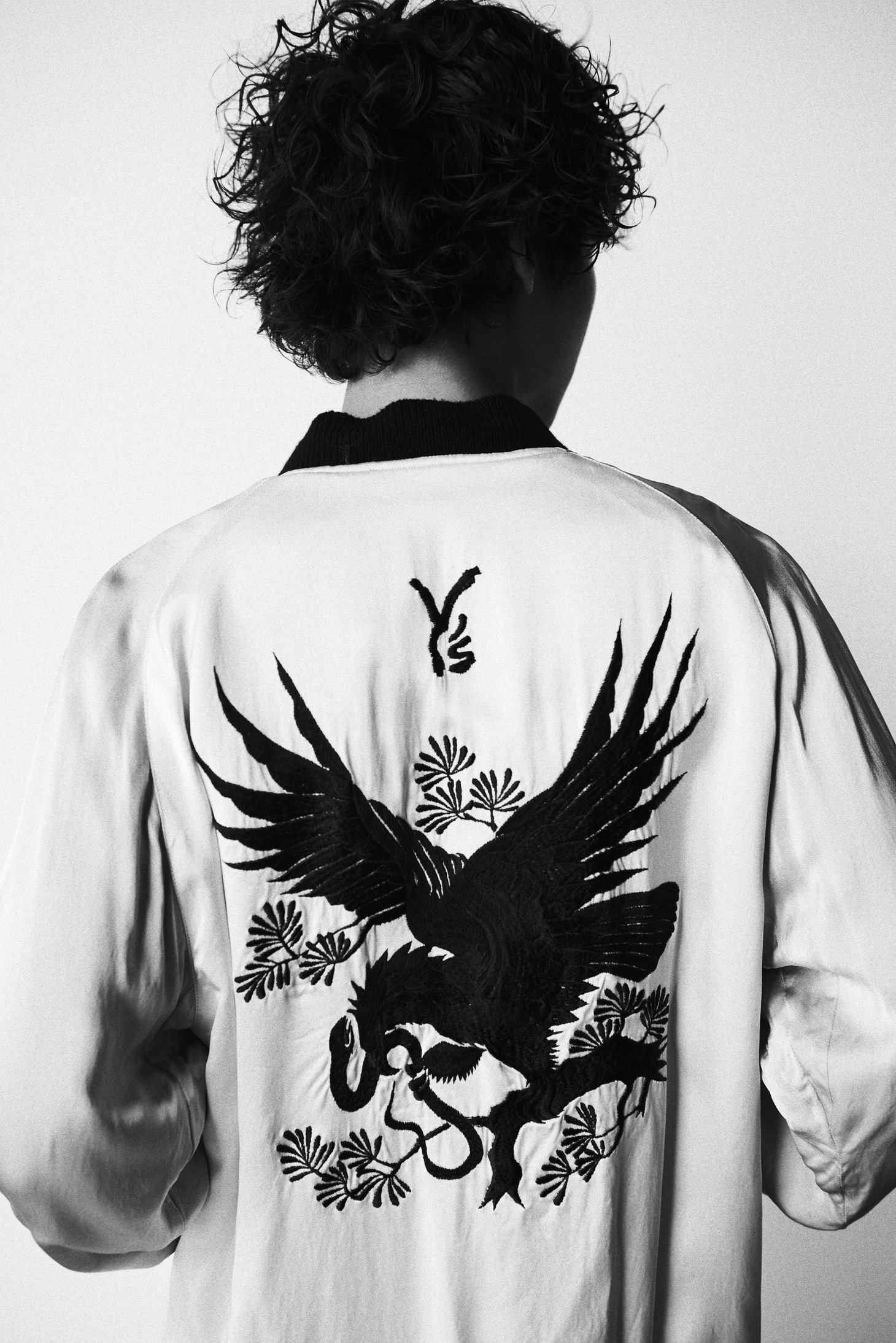 アユニ・Dが着用した「Y's SUKAJAN AW24」のスカジャン。