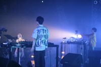 Mei Takahashi（LAUSBUB）とパソコン音楽クラブ。（撮影：yuma yoshitsugu）