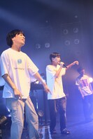 川辺素（ミツメ）とパソコン音楽クラブ。（撮影：yuma yoshitsugu）