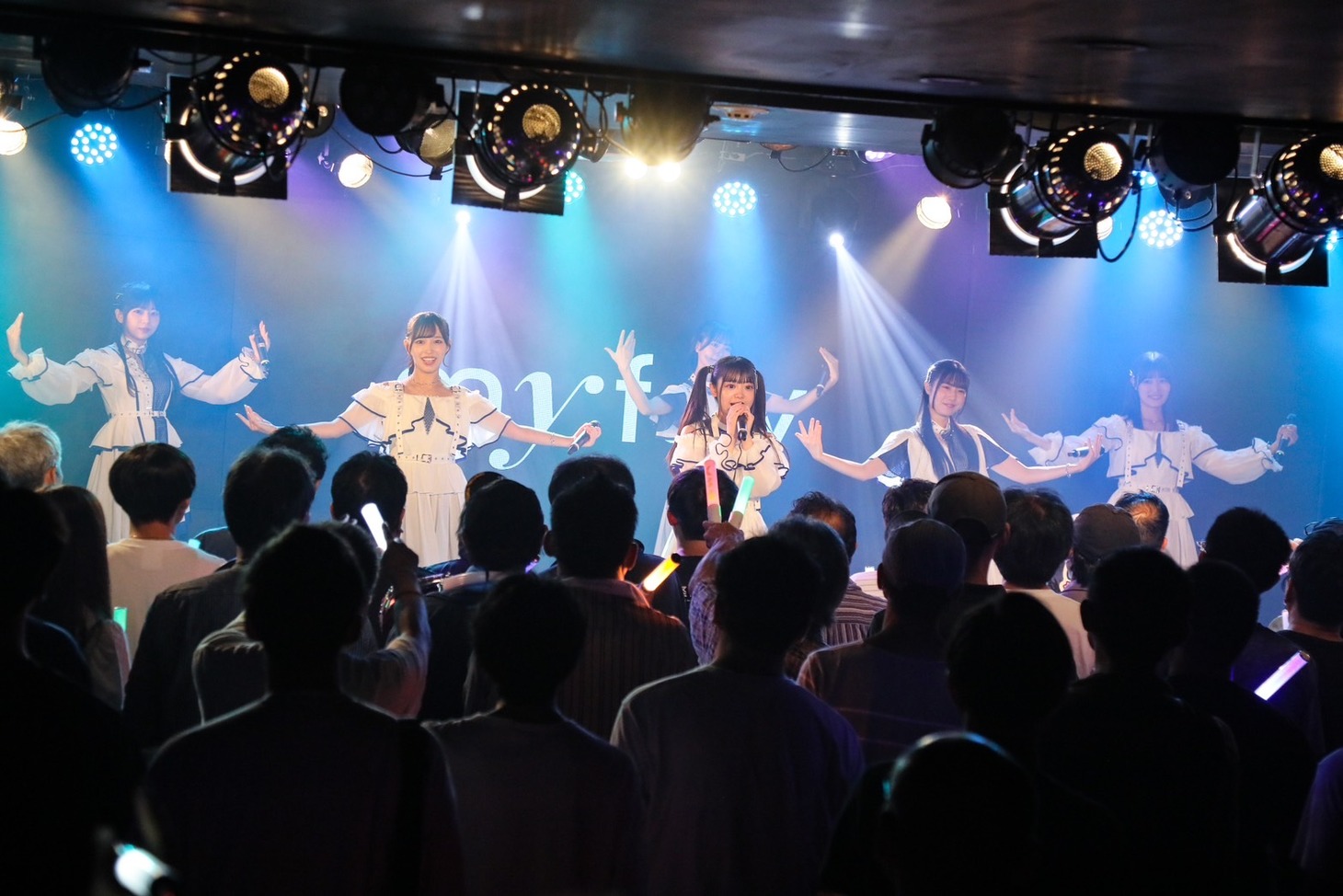 my favによるフリーライブの様子。(c)GATE Inc.