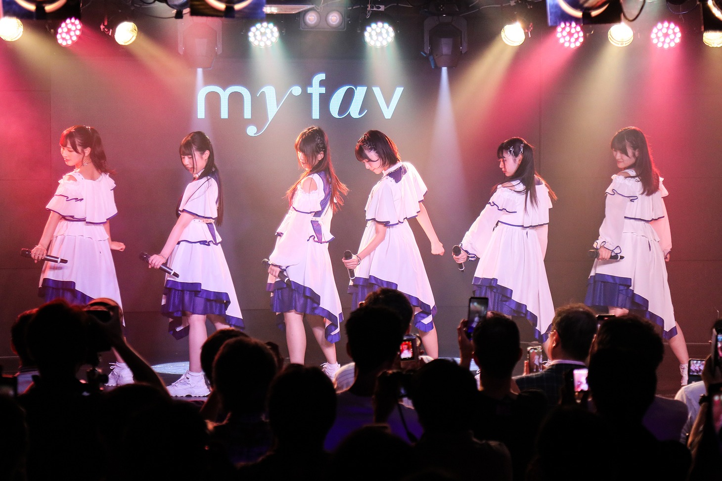 「my fav 定期公演 Vol.13」の様子。(c)GATE Inc.