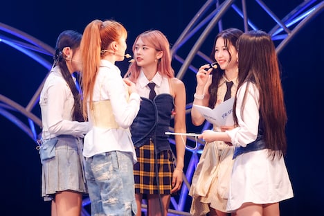 「絵日記リレー」の様子。(c)LAPONE GIRLS