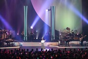 「伊藤 蘭 ～Over the Moon～ コンサートツアー 2024-2025」フェスティバルホール公演の様子。