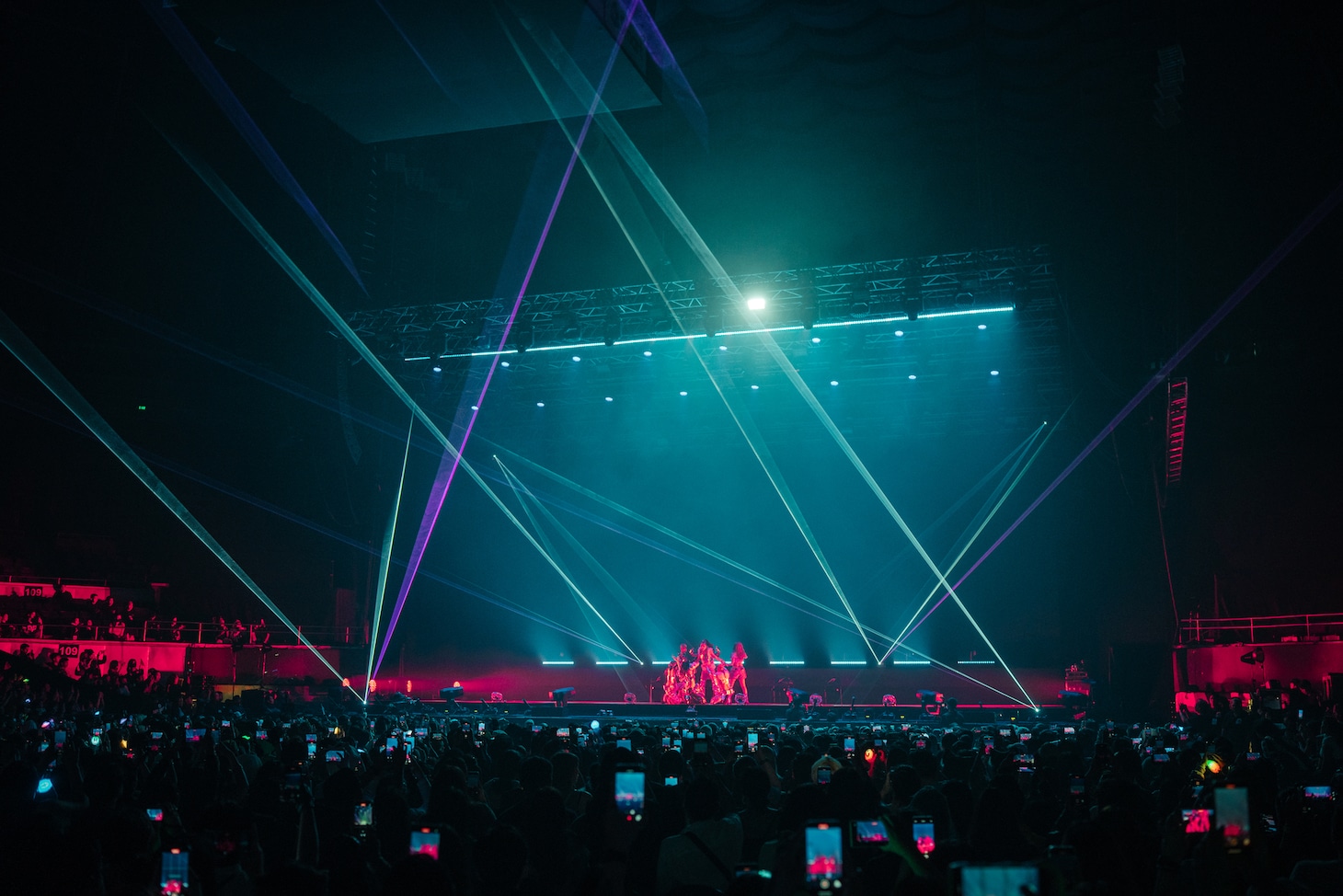 「XG 1st WORLD TOUR "The first HOWL"」マニラ公演の様子。