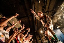 小野武正（G, Cho / KEYTALK）（撮影：丸山恵理［ロフトプロジェクト］）