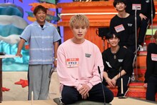 神妙な面持ちのマサヒロ（超特急）。