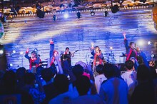 「スパンコールグッドタイムズ RELEASE ONEMAN SHOW 『キネマとユニバース』」大阪・ユニバース公演の様子。（Photo by Satoki Demoto）