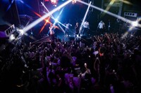 STARKIDSのライブの様子。（Photo by Yuri Horie）