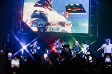 STARKIDSのライブの様子。（Photo by Yuri Horie）