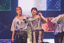 阿久根温世と志賀李玖。（撮影：鳥居洋介）